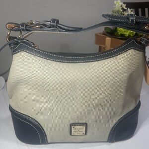 Excellent Condition Dooney & Bourke Purse